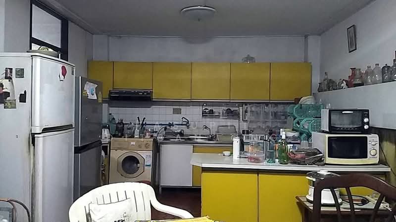 4-BR House, Bangkok, Phra Kanong, Khlong Toei, Bangkok, 4 Bedrooms, 250 sqm, Single Detached House For Sale, by Pasupit Ditbanjong, 500329993 - DDproperty.com