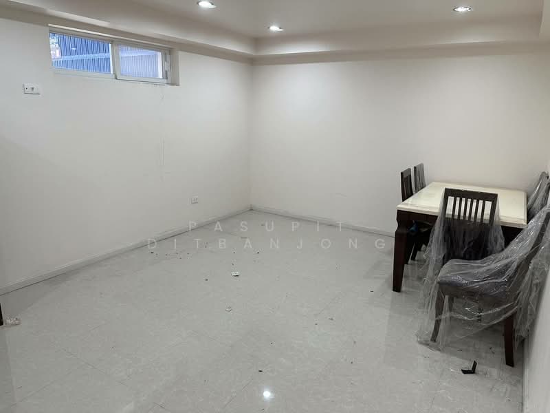 3-BR Townhouse, Bangkok, Khong Tan, Khlong Toei, Bangkok, 3 Bedrooms, 400 sqm, Townhouse For Rent, by Pasupit Ditbanjong, 500330013 - DDproperty.com