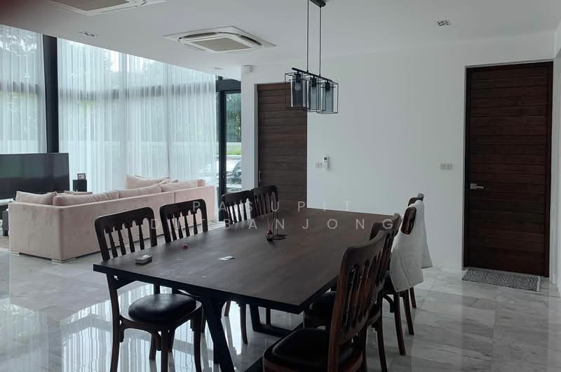 4-BR House, Bangkok, Samsen Nok, Huai Khwang, Bangkok, 4 Bedrooms, 300 sqm, Single Detached House For Rent, by Pasupit Ditbanjong, 500330031 - DDproperty.com