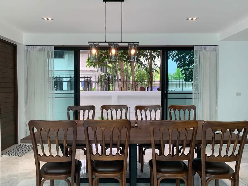 4-BR House, Bangkok, Samsen Nok, Huai Khwang, Bangkok, 4 Bedrooms, 300 sqm, Single Detached House For Rent, by Pasupit Ditbanjong, 500330031 - DDproperty.com