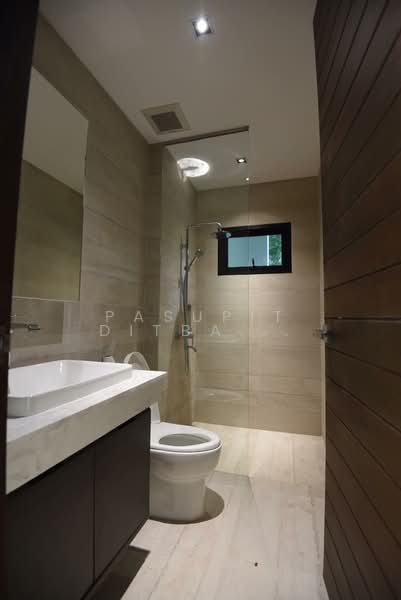 4-BR House, Bangkok, Samsen Nok, Huai Khwang, Bangkok, 4 Bedrooms, 300 sqm, Single Detached House For Rent, by Pasupit Ditbanjong, 500330031 - DDproperty.com