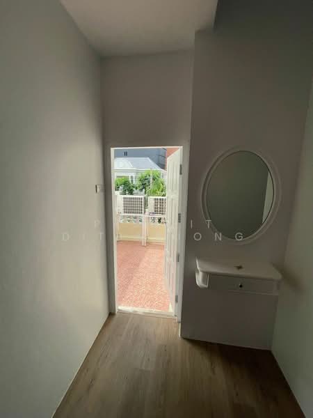 5-BR House, Bangkok, Phra Kanong, Khlong Toei, Bangkok, 5 Bedrooms, 650 sqm, Single Detached House For Rent, by Pasupit Ditbanjong, 500330087 - DDproperty.com