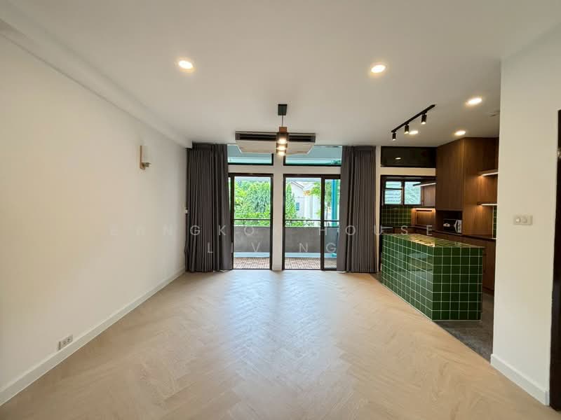 AA Court, Bangkok, 90 Sukhumvit 26, Khong Tan, Khlong Toei, Bangkok, 2 Bedrooms, 120 sqm, Condo For Rent, by Bangkok House Living, 500330103 - DDproperty.com