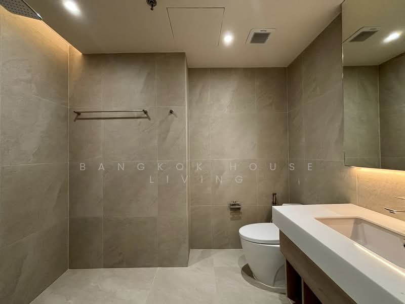 GM Serviced Apartment, Bangkok, 47 Soi Sukhumvit 20, Khlong Toei, Bangkok, 4 Bedrooms, 310 sqm, Condo For Rent, by Bangkok House Living, 500330163 - DDproperty.com