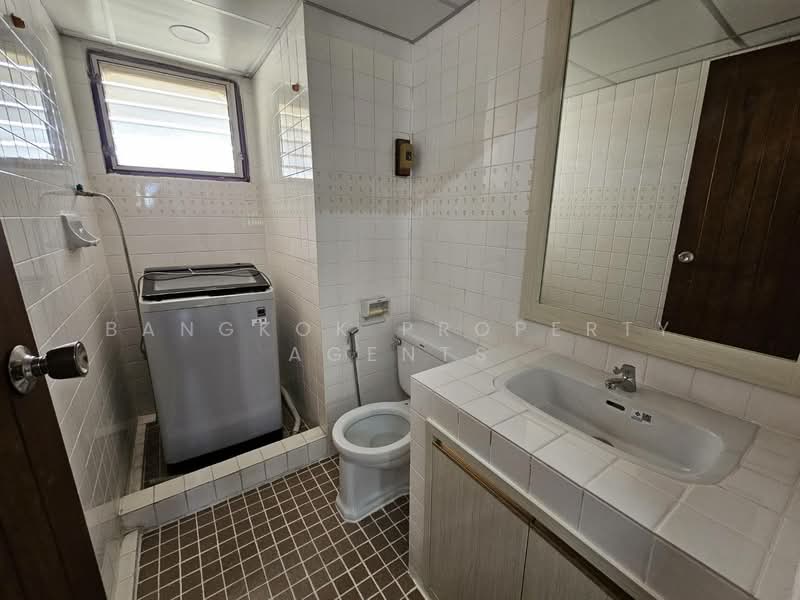 G.S.Mansion, Bangkok, 1 Sukhumvit 35 Alley, Khlong Tan Nua, Watthana, Bangkok, 2 Bedrooms, 180 sqm, Condo For Rent, by BANGKOK PROPERTY AGENTS, 500330220 - DDproperty.com