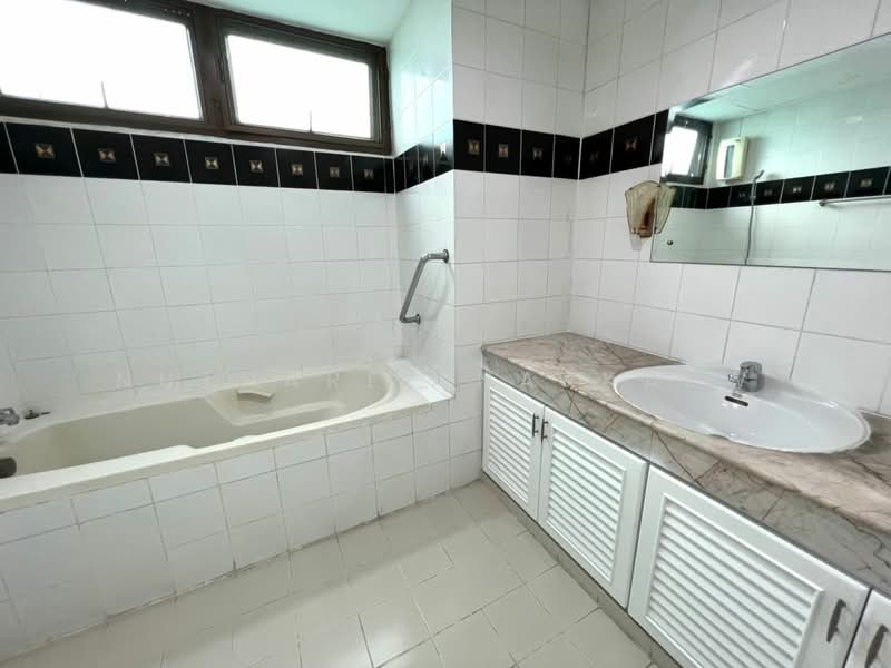 The Waterford Park, Bangkok, Soi Sukhumvit 53, Khlong Tan Nua, Watthana, Bangkok, 2 Bedrooms, 156 sqm, Condo For Rent, by Nutnaree Nakkaew, 500330283 - DDproperty.com