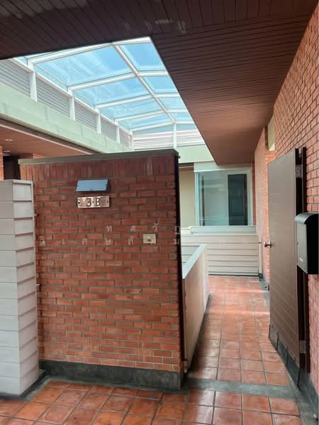 Baan Rom Yen Ekkamai 2, Bangkok, 9 Ekkamai 2 Alley, Lane 1, Phra Kanong Nua, Watthana, Bangkok, 2 Bedrooms, 210 sqm, Condo For Rent, by ทศวัฏฏ์ วิเศษสัมมาพันธ์, 500330306 - DDproperty.com