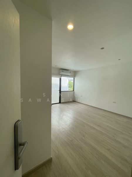 3-BR Townhouse, Bangkok, Don Mueang, Bangkok, 3 Bedrooms, 270 sqm, Townhouse For Rent, by Sanick Sawaisanyakorn, 500330376 - DDproperty.com