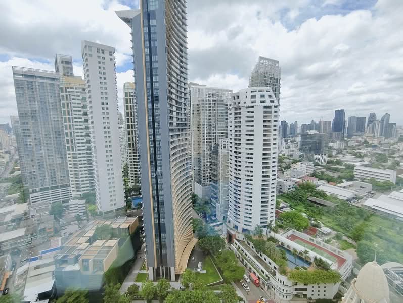 President Park Sukhumvit 24, Bangkok, 99 Sukhumvit 24 Alley, Khlongtoei Nua, Watthana, Bangkok, 3 Bedrooms, 260 sqm, Condo For Rent, by Araya Laokham, 500330404 - DDproperty.com