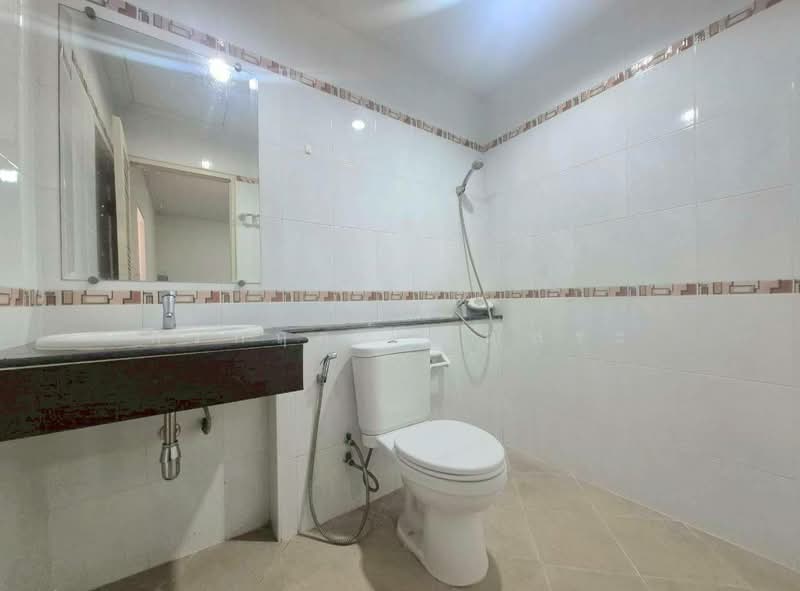 The Town Rama 5, Nonthaburi, Bang Sri Mueang 1 Road, Bang Sri Muang, Muang Nonthaburi, Nonthaburi, 5 Bedrooms, 170 sqm, Townhouse For Sale, by กรกฤตย์ บุญสระ, 500330439 - DDproperty.com