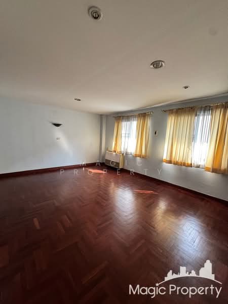 4-Story Townhome in Soi Thonglor 7 For Rent, Bangkok, Khlong Tan Nua, Watthana, Bangkok, 6 Bedrooms, 450 sqm, Townhouse For Rent, by Magic Property, 500330443 - DDproperty.com