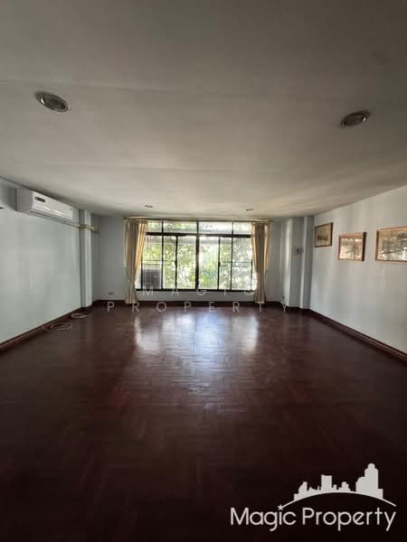 4-Story Townhome in Soi Thonglor 7 For Rent, Bangkok, Khlong Tan Nua, Watthana, Bangkok, 6 Bedrooms, 450 sqm, Townhouse For Rent, by Magic Property, 500330443 - DDproperty.com