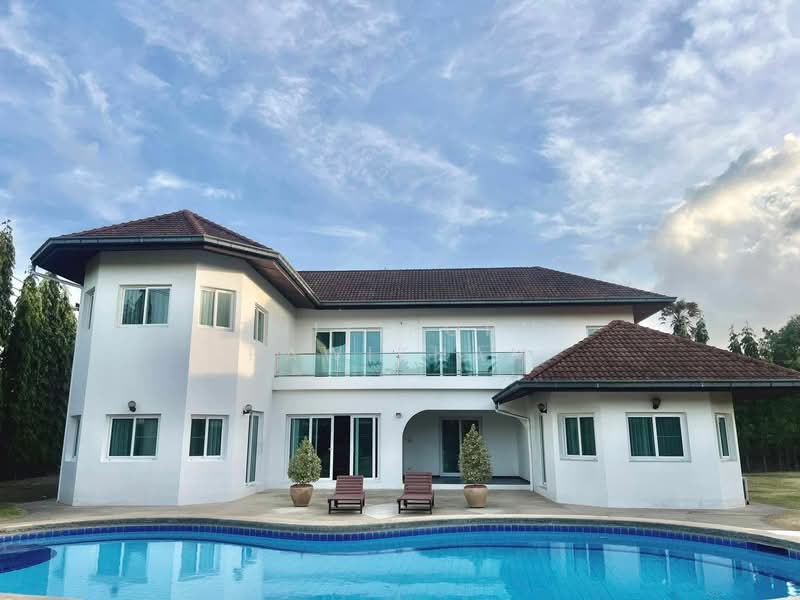 5-BR Villa, Chon Buri (Pattaya), Nong Pru, Bang Lamung (Pattaya), Chon Buri (Pattaya), 5 Bedrooms, 450 sqm, Villa For Sale, by Thitiporn Pawikham, 500330456 - DDproperty.com