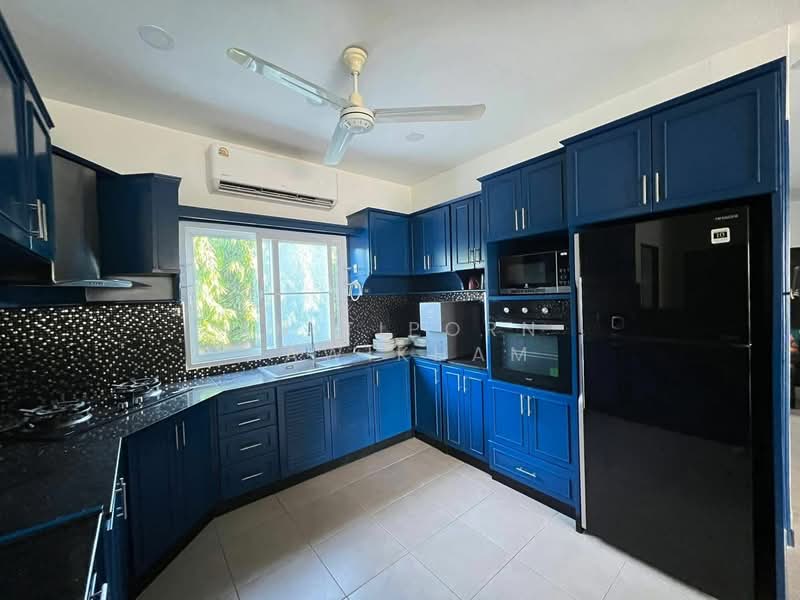 5-BR Villa, Chon Buri (Pattaya), Nong Pru, Bang Lamung (Pattaya), Chon Buri (Pattaya), 5 Bedrooms, 450 sqm, Villa For Sale, by Thitiporn Pawikham, 500330456 - DDproperty.com
