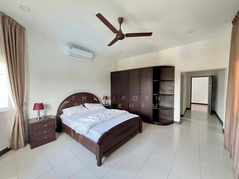 5-BR Villa, Chon Buri (Pattaya), Nong Pru, Bang Lamung (Pattaya), Chon Buri (Pattaya), 5 Bedrooms, 450 sqm, Villa For Sale, by Thitiporn Pawikham, 500330456 - DDproperty.com