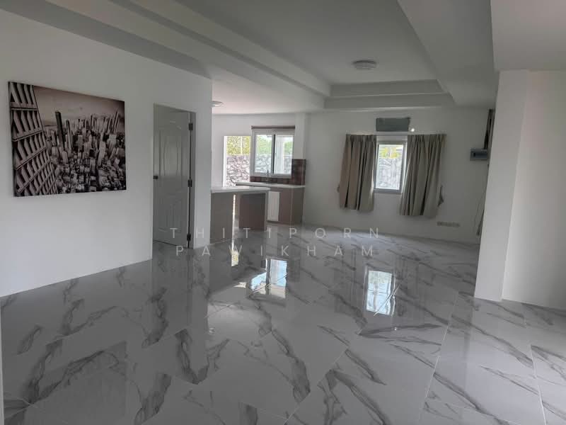 3-BR Villa, Chon Buri (Pattaya), Poong, Bang Lamung (Pattaya), Chon Buri (Pattaya), 3 Bedrooms, 159 sqm, Villa For Sale, by Thitiporn Pawikham, 500330458 - DDproperty.com