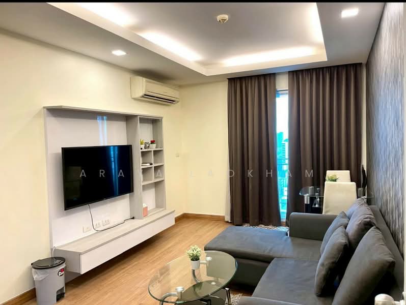 Thru Thonglor, Bangkok, Petchaburi Road, Bang Kapi, Huai Khwang, Bangkok, 2 Bedrooms, 62 sqm, Condo For Rent, by Araya Laokham, 500330572 - DDproperty.com