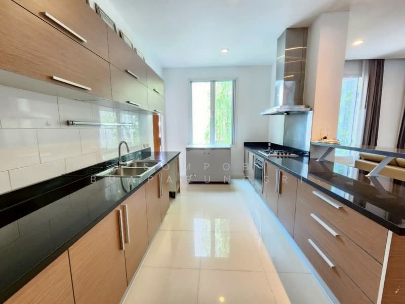 The Verandah, Bangkok, Soi Sukhumvit 23, Khlongtoei Nua, Watthana, Bangkok, 4 Bedrooms, 350 sqm, Condo For Rent, by Sompob Buaparungsri, 500330578 - DDproperty.com