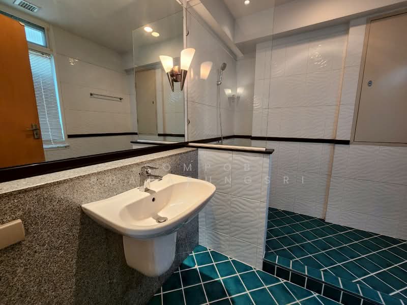 The Verandah, Bangkok, Soi Sukhumvit 23, Khlongtoei Nua, Watthana, Bangkok, 4 Bedrooms, 350 sqm, Condo For Rent, by Sompob Buaparungsri, 500330578 - DDproperty.com