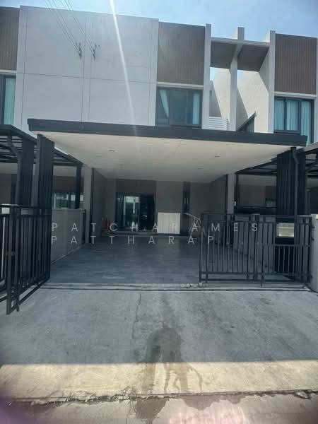 Baan Klang Muang Ladprao 101 Station, Bangkok, Soi Ladprao 101 Yeak 42, Khlong Chan, Bang Kapi, Bangkok, 4 Bedrooms, 325 sqm, Townhouse For Rent, by Patcharames Pattharapornviboon, 500330605 - DDproperty.com