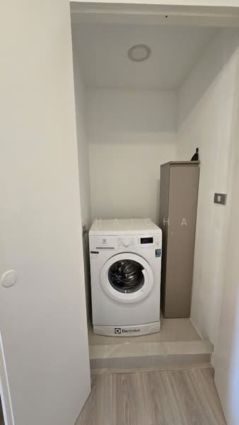 Vtara Sukhumvit 36, Bangkok, 118 Soi Saen Sabai, Phra Kanong, Khlong Toei, Bangkok, 1 Bedroom, 29 sqm, Condo For Rent, by Hathaichanok Saenset, 500330691 - DDproperty.com