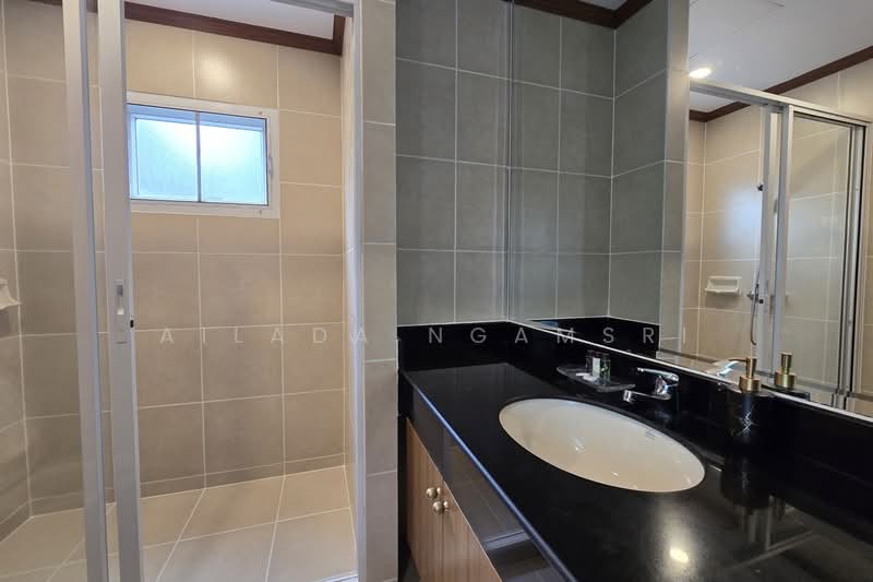 Chaidee Mansion, Bangkok, 75-7 Soi Sukhumvit 11, Khlongtoei Nua, Watthana, Bangkok, 3 Bedrooms, 270 sqm, Condo For Rent, by Ailada Ngamsri, 500330760 - DDproperty.com