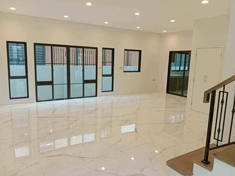 Setthasiri Serithai, Bangkok, Kanchanaphisek 11/3 Intersection 4, Khan Na Yao, Bangkok, 5 Bedrooms, 321 sqm, Single Detached House For Sale, by Savita Pothong, 500330769 - DDproperty.com