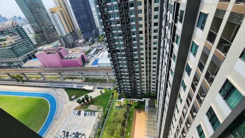 Life Asoke, Bangkok, Asoke-Dindang Road, Bang Kapi, Huai Khwang, Bangkok, 1 Bedroom, 29 sqm, Condo For Rent, by Natnicha Khamvilai, 500330891 - DDproperty.com