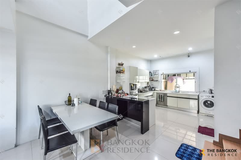 Simantra Ladprao 71, Bangkok, Soi Nak Niwat 21 Nak Niwat Road (Lat Phrao 71), Lat Phrao, Bangkok, 3 Bedrooms, 195 sqm, Single Detached House For Sale, by Sirirut Havee Akehurst, 500330945 - DDproperty.com
