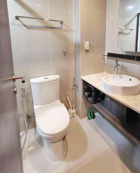 XT Huaikhwang, Bangkok, 244 Ratchadaphisek Road, Huai Khwang, Bangkok, 1 Bedroom, 30 sqm, Condo For Rent, by Kawinthip Wisesdenchai, 500330976 - DDproperty.com