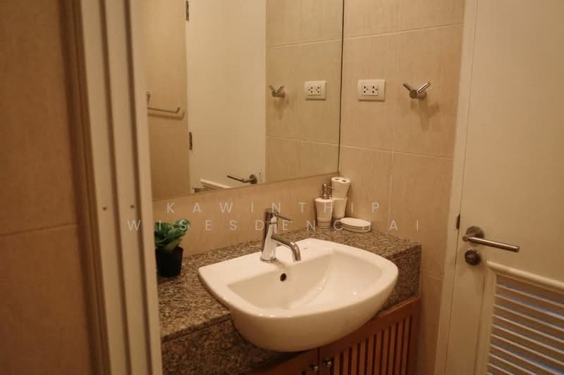 The Clover Thonglor Residence, Bangkok, Soi Sukhumvit 55, Khlong Tan Nua, Watthana, Bangkok, 1 Bedroom, 36 sqm, Condo For Rent, by Kawinthip Wisesdenchai, 500331135 - DDproperty.com