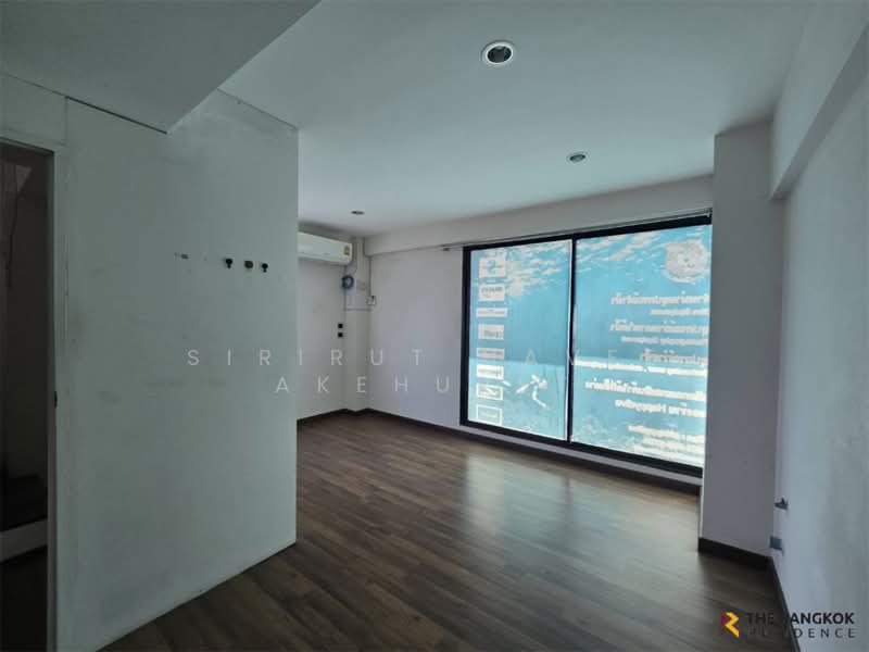 Townhouse area Pradit Manuthum,Prasert Manukit , Navamin, กรุงเทพ, ลาดพร้าว, กรุงเทพ, 280 ตร.ม., ทาวน์เฮ้าส์ ขาย, โดย Sirirut Havee Akehurst, 500331214 - DDproperty.com