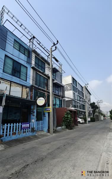 Townhouse area Pradit Manuthum,Prasert Manukit, Navamin, Bangkok, Lat Phrao, Bangkok, 3 Bedrooms, 280 sqm, Townhouse For Sale, by Sirirut Havee Akehurst, 500331214 - DDproperty.com