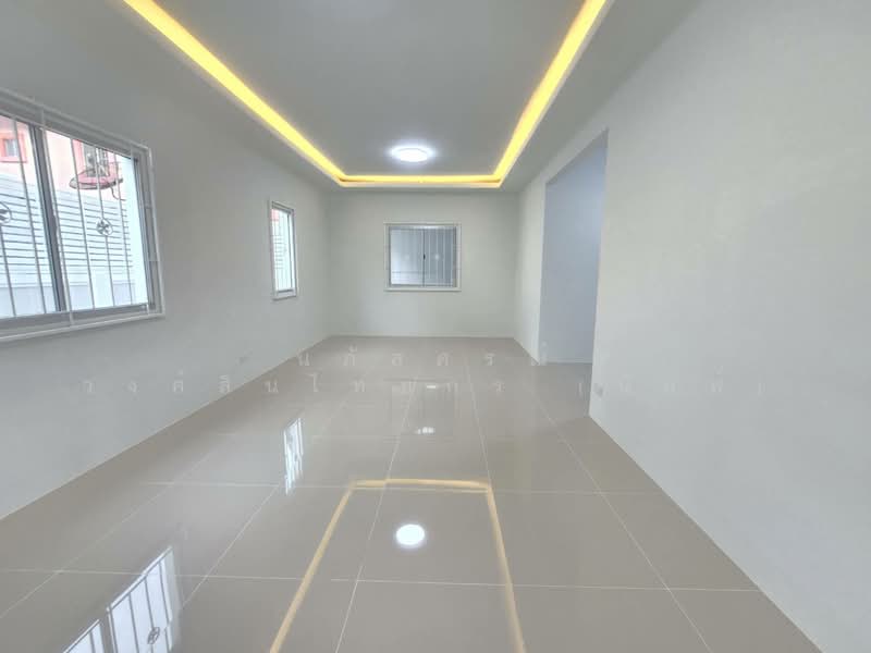 Pruksa Village 1 Lumlukka Klong 6, Pathum Thani, Soi Bueng Kham Phroi, Bung Kham Proi, Lam Luk Ka, Pathum Thani, 4 Bedrooms, 200 sqm, Single Detached House For Sale, by นภัสศรณ์ วงศ์สินไทยกร (นันท์), 500331258 - DDproperty.com