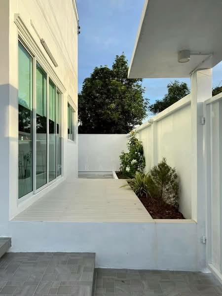 เช่า บ้าน 2 ชั้น ลาดกระบัง ใกล้สนามบินสุวรรณภูมิ, Bangkok, Lat Krabang, Bangkok, 5 Bedrooms, 250 sqm, Single Detached House For Rent, by Airada Parasarn, 500331305 - DDproperty.com