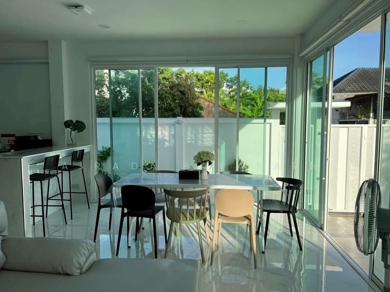เช่า บ้าน 2 ชั้น ลาดกระบัง ใกล้สนามบินสุวรรณภูมิ, Bangkok, Lat Krabang, Bangkok, 5 Bedrooms, 250 sqm, Single Detached House For Rent, by Airada Parasarn, 500331305 - DDproperty.com