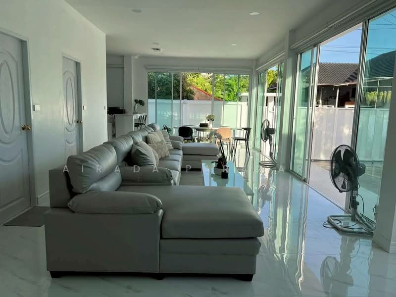 เช่า บ้าน 2 ชั้น ลาดกระบัง ใกล้สนามบินสุวรรณภูมิ, Bangkok, Lat Krabang, Bangkok, 5 Bedrooms, 250 sqm, Single Detached House For Rent, by Airada Parasarn, 500331305 - DDproperty.com