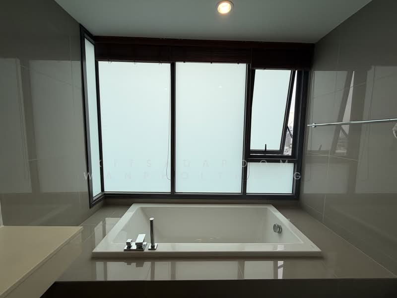 Rhythm Sukhumvit 42, Bangkok, Soi Sukhumvit 42, Sukhumvit Road, Phra Kanong, Khlong Toei, Bangkok, 2 Bedrooms, 80 sqm, Condo For Rent, by Kitsadapoom Wanpholthong, 500331320 - DDproperty.com