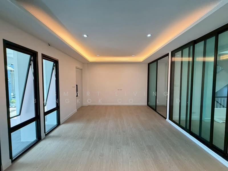 Townhouse Sukhumvit 101, Bangkok, Phra Kanong Nua, Watthana, Bangkok, 4 Bedrooms, 266 sqm, Townhouse For Sale, by Smart Living Bangkok Co.,Ltd., 500331334 - DDproperty.com