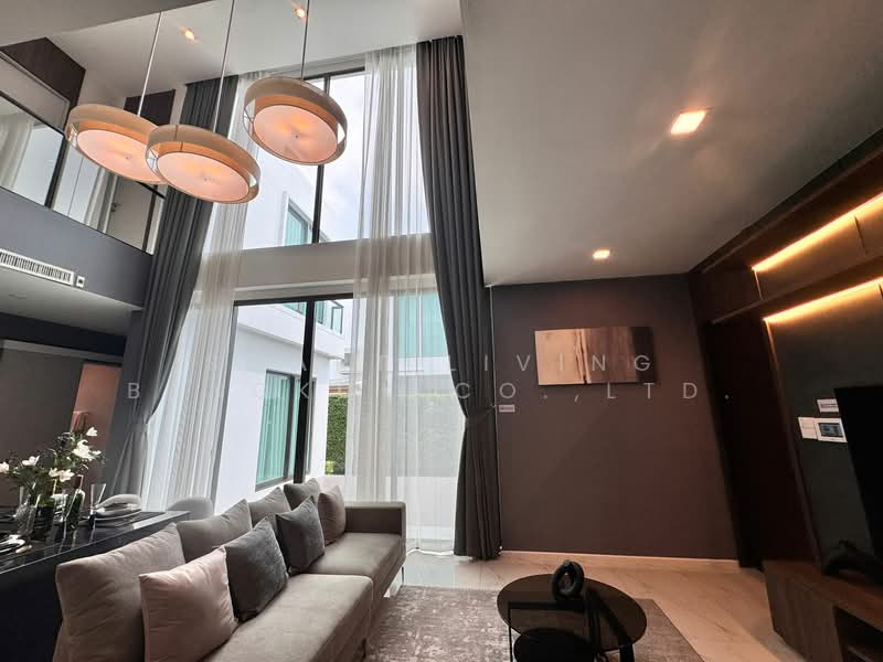 Artique Ramkhamhaeng, Bangkok, Saphan Sung, Bangkok, 4 Bedrooms, 360 sqm, Single Detached House For Sale, by Smart Living Bangkok Co.,Ltd., 500331344 - DDproperty.com