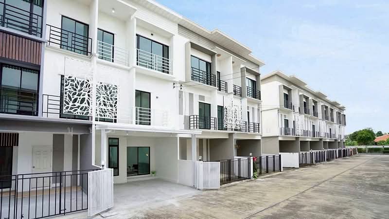 ทาวน์โฮม 3 ชั้น สไตล์โมเดิร์น #หมู่บ้านแอทไนซ์ วัชรพลซอย 9 – เทพรักษ์ ใกล้บิ๊กซี สะพานใหม่, Bangkok, วัชรพล, Khlong Tanon, Sai Mai, Bangkok, 3 Bedrooms, 140 sqm, Townhouse For Sale, by บุษบากร (เจี๊ยบ), 500331346 - DDproperty.com