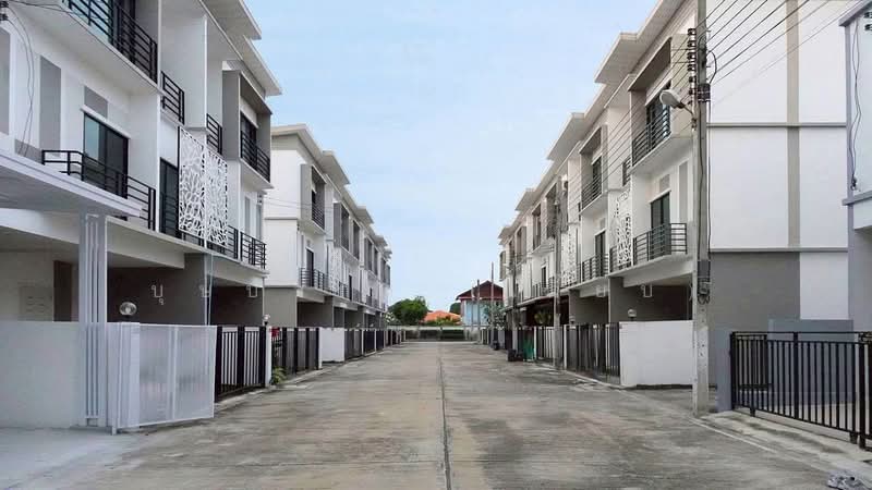 ทาวน์โฮม 3 ชั้น สไตล์โมเดิร์น #หมู่บ้านแอทไนซ์ วัชรพลซอย 9 – เทพรักษ์ ใกล้บิ๊กซี สะพานใหม่, กรุงเทพ, วัชรพล, คลองถนน, สายไหม, กรุงเทพ, 140 ตร.ม., ทาวน์เฮ้าส์ ขาย, โดย บุษบากร (เจี๊ยบ), 500331346 - DDproperty.com