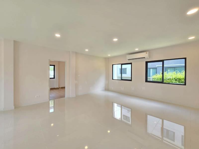 CENTRO Thawiwatthana : เซนโทร ทวีวัฒนา, กรุงเทพ, ซอยทวีวัฒนา 1 ถนนทวีวัฒนา, หนองค้างพลู, หนองแขม, กรุงเทพ, 301 ตร.ม., บ้านเดี่ยว ขาย, โดย พเนตร มหามิตรานนท์, 500331369 - DDproperty.com