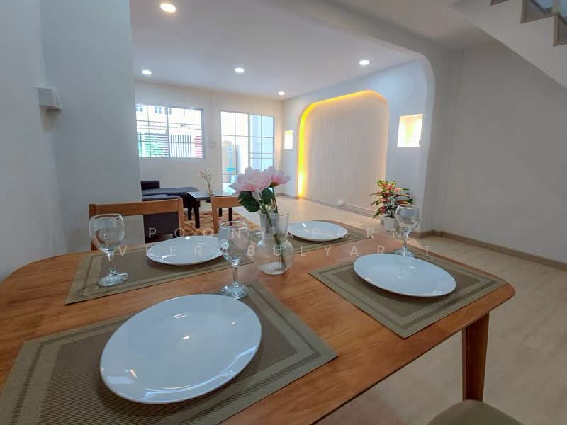 ทาวน์เฮ้าส์ : หมู่บ้านพรทิพย์ บางศรีเมือง, Nonthaburi, Bang Sri Muang, Muang Nonthaburi, Nonthaburi, 2 Bedrooms, 136 sqm, Townhouse For Sale, by Poonyaporn Veerabulyarit, 500331370 - DDproperty.com