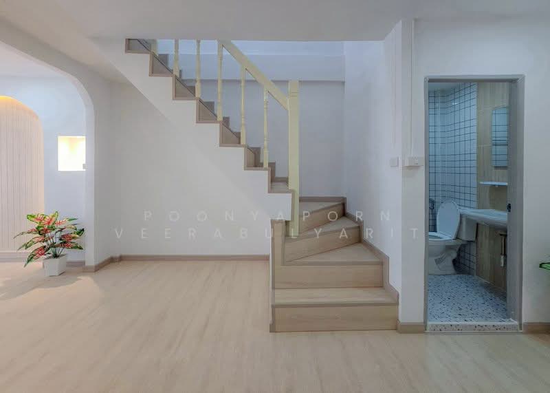 ทาวน์เฮ้าส์ : หมู่บ้านพรทิพย์ บางศรีเมือง, Nonthaburi, Bang Sri Muang, Muang Nonthaburi, Nonthaburi, 2 Bedrooms, 136 sqm, Townhouse For Sale, by Poonyaporn Veerabulyarit, 500331370 - DDproperty.com