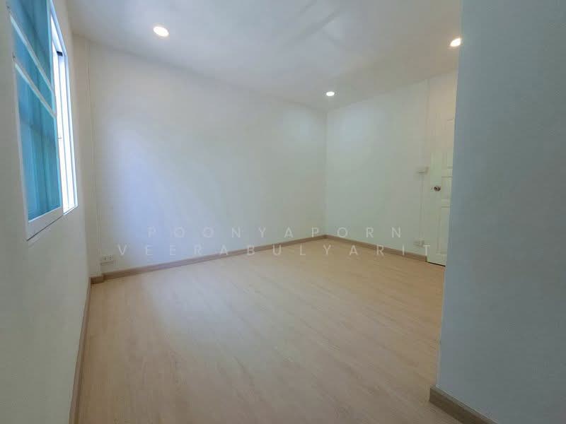 ทาวน์เฮ้าส์ : หมู่บ้านพรทิพย์ บางศรีเมือง, Nonthaburi, Bang Sri Muang, Muang Nonthaburi, Nonthaburi, 2 Bedrooms, 136 sqm, Townhouse For Sale, by Poonyaporn Veerabulyarit, 500331370 - DDproperty.com