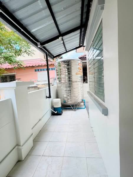 ให้เช่าบ้านเดี่ยวหลังใหญ่ รีโนเวทใหม่ ม.อัมพรเพลส ศรีราชา, Chon Buri (Pattaya), Surasak, Si Racha, Chon Buri (Pattaya), 3 Bedrooms, 280 sqm, Single Detached House For Rent, by Dusit Saengfa, 500331398 - DDproperty.com