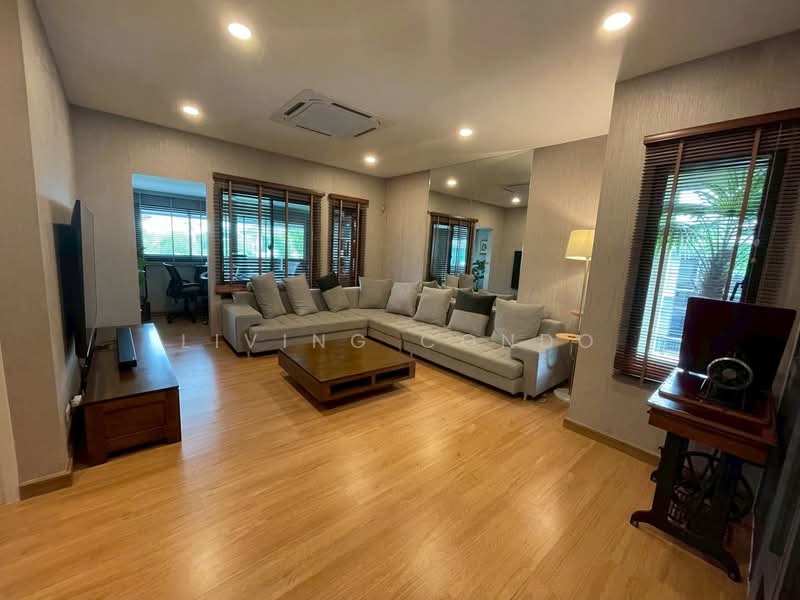 บ้านเดี่ยว ซอยพัฒนาการ 38, Bangkok, Phatthanakan, Suan Luang, Bangkok, 5 Bedrooms, 300 sqm, Single Detached House For Rent, by Living Condo, 500331402 - DDproperty.com