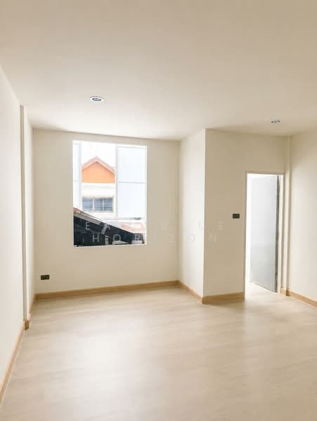 Townhouse Area Latphrao, กรุงเทพ, คลองจั่น, บางกะปิ, กรุงเทพ, 110 ตร.ม., ทาวน์เฮ้าส์ ขาย, โดย Eastblue Horizon, 500331534 - DDproperty.com