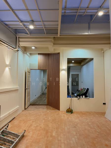 Townhouse Area Latphrao, Bangkok, Khlong Chan, Bang Kapi, Bangkok, 2 Bedrooms, 110 sqm, Townhouse For Sale, by Eastblue Horizon, 500331534 - DDproperty.com